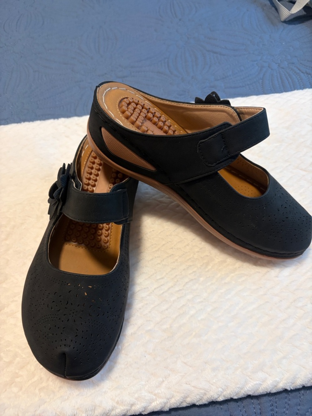 Comfort Mary Jane Flats in Black